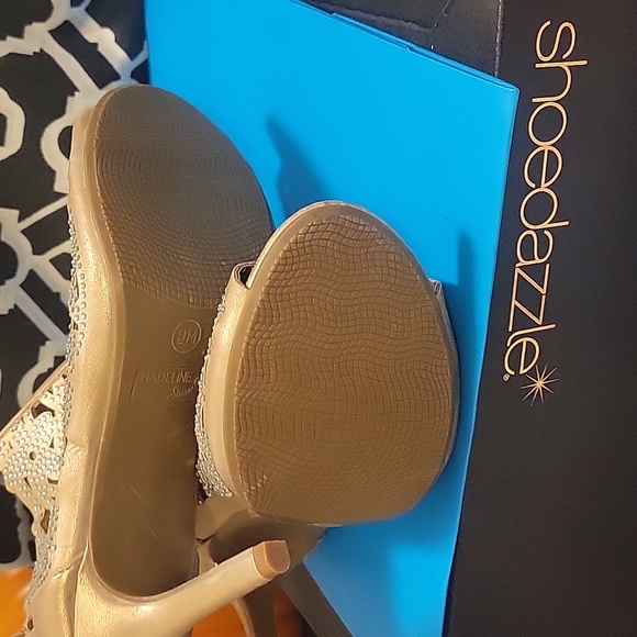 Gold bootie - Picture 3 of 3